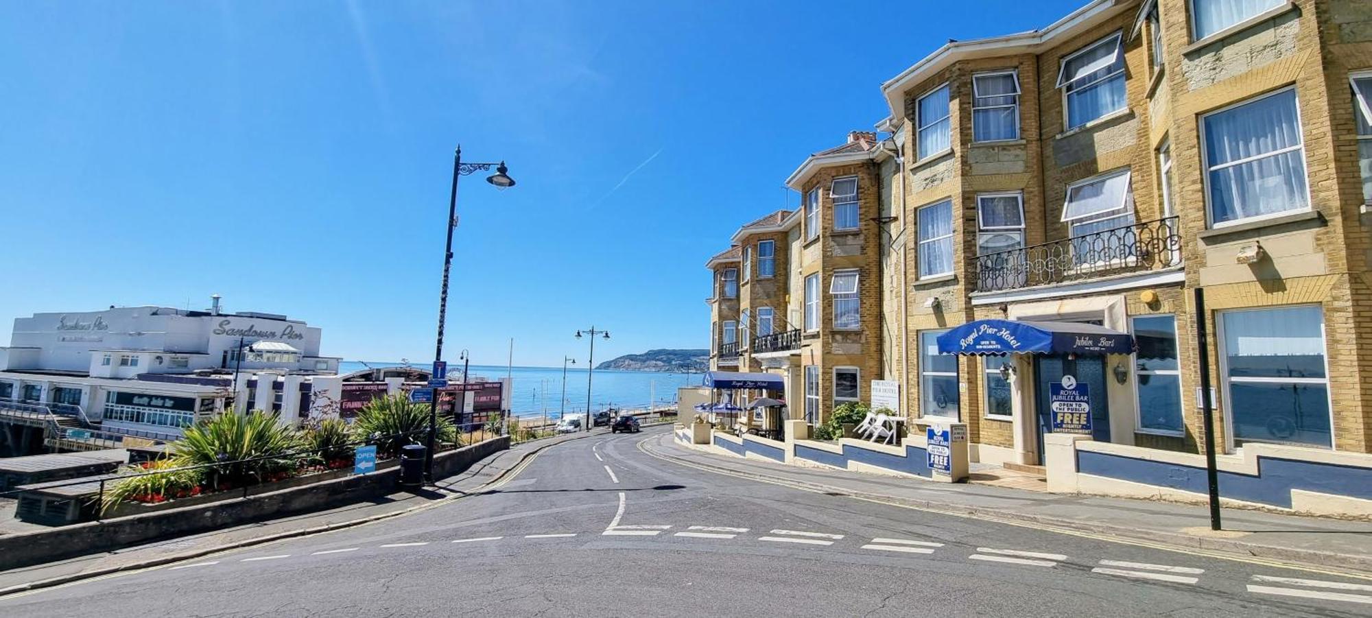 Отель Royal Pier Сэнддаун Экстерьер фото